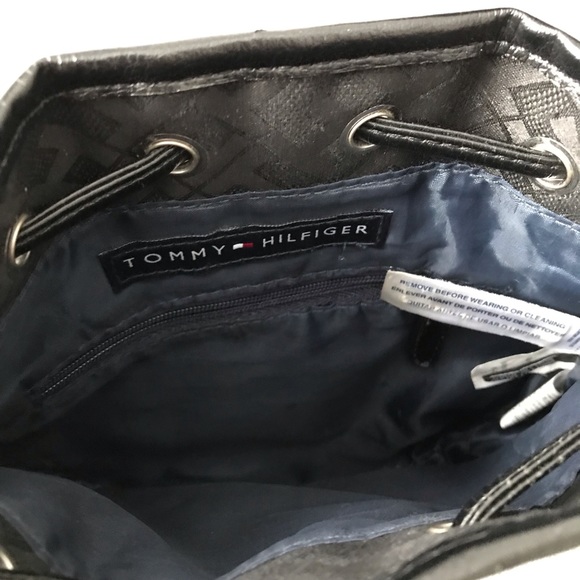 TOMMY HILFIGER Cross-Body Black Bag - Picture 2 of 6
